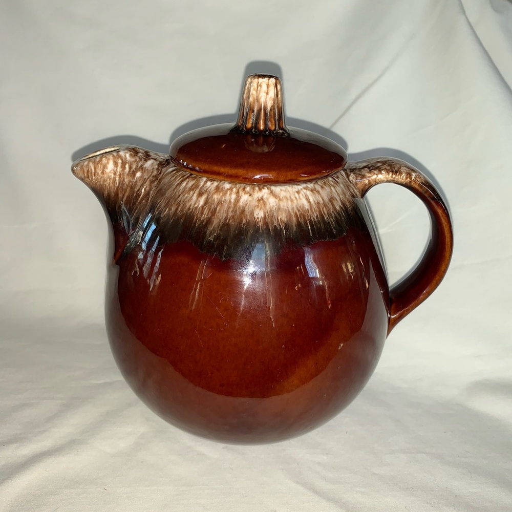 Vintage Hull Pottery Brown Drip Glacé Teapot W/lid.1960-1985. No scratches/chips